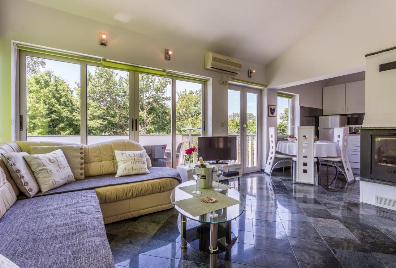 Molnar Resort Apartment Ljiljana Brzac エクステリア 写真