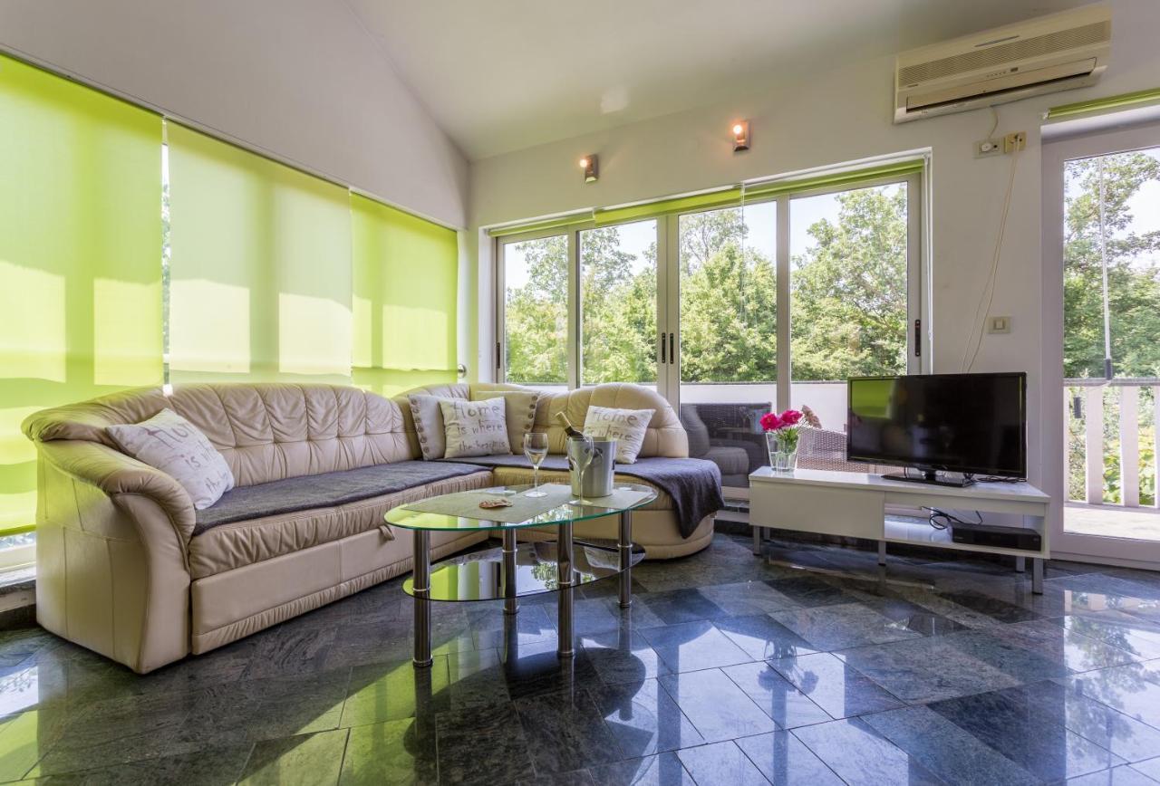 Molnar Resort Apartment Ljiljana Brzac エクステリア 写真